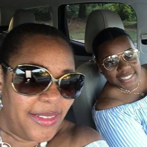 Meet your Posher, Dewanda